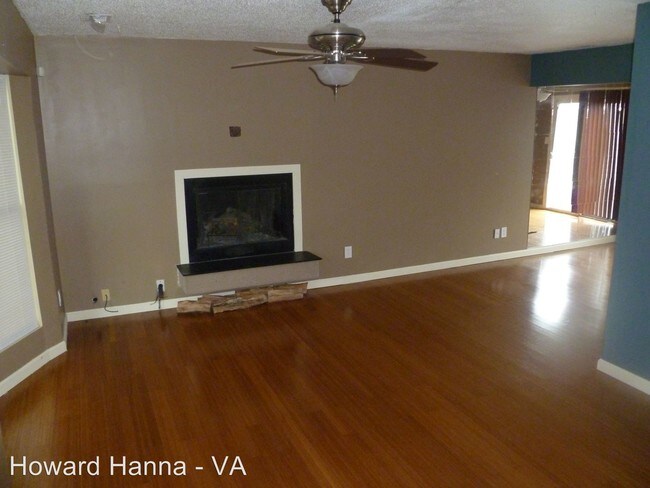Building Photo - 3 br, 1.5 bath House - 3560 Windmill Drive