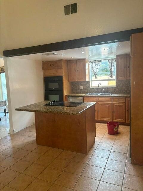 Foto del edificio - 650 Toxaway Dr