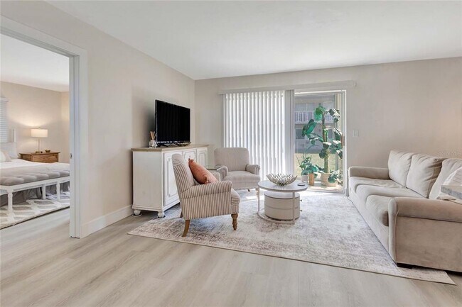 Foto del edificio - 3755 S School Ave