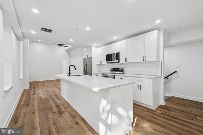 Building Photo - 3408 Race St