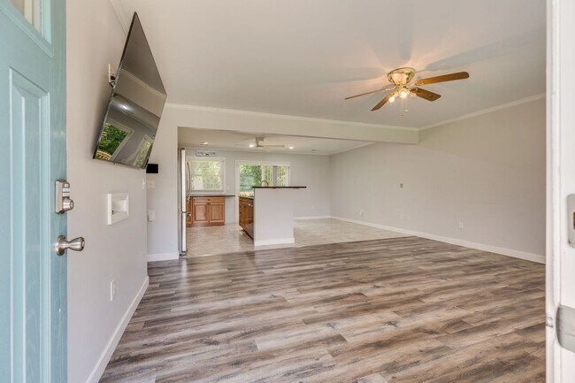 Foto del edificio - 3 Bed/1.5 Bath in Colonial Heights