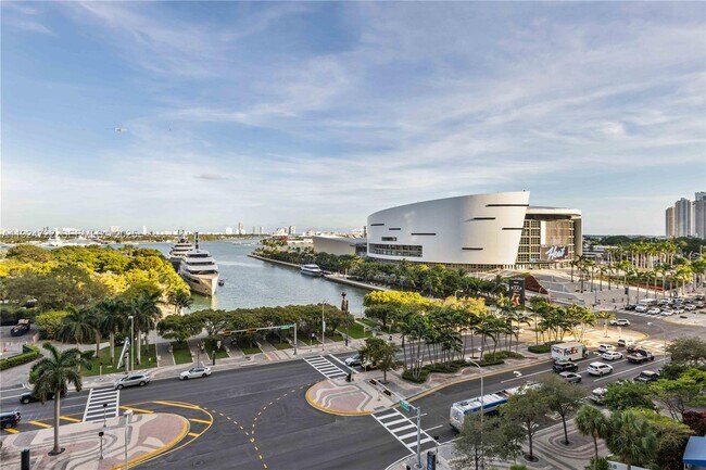 Foto del edificio - 900 Biscayne Blvd