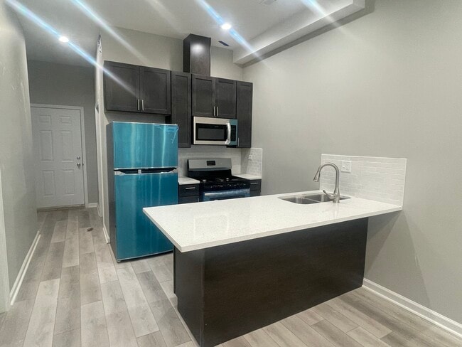 Building Photo - 2535 S Trumbull Ave