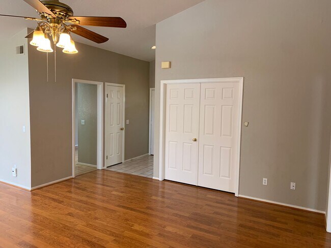 Building Photo - Beautiful Single story Tracy Home Near Dow...