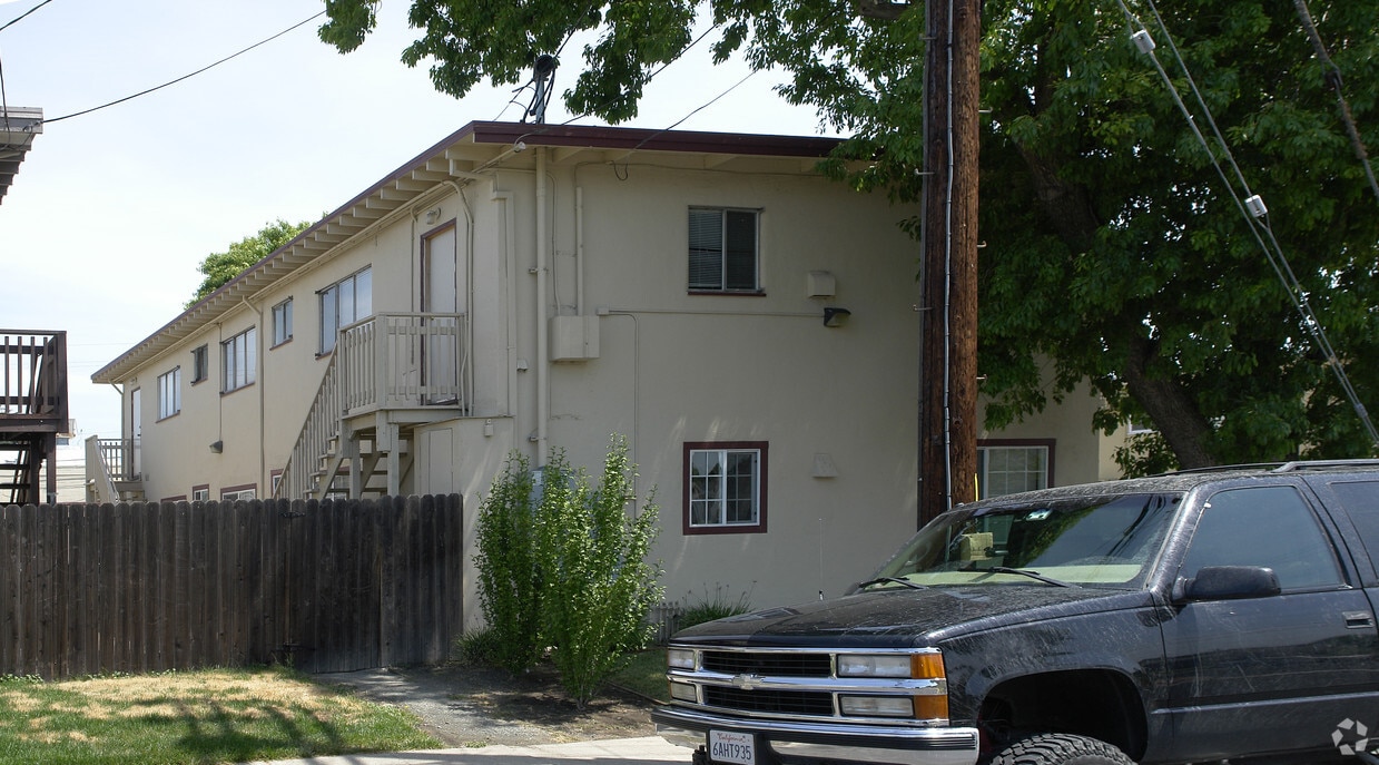 Building Photo - 2805 Broadmoor Ave