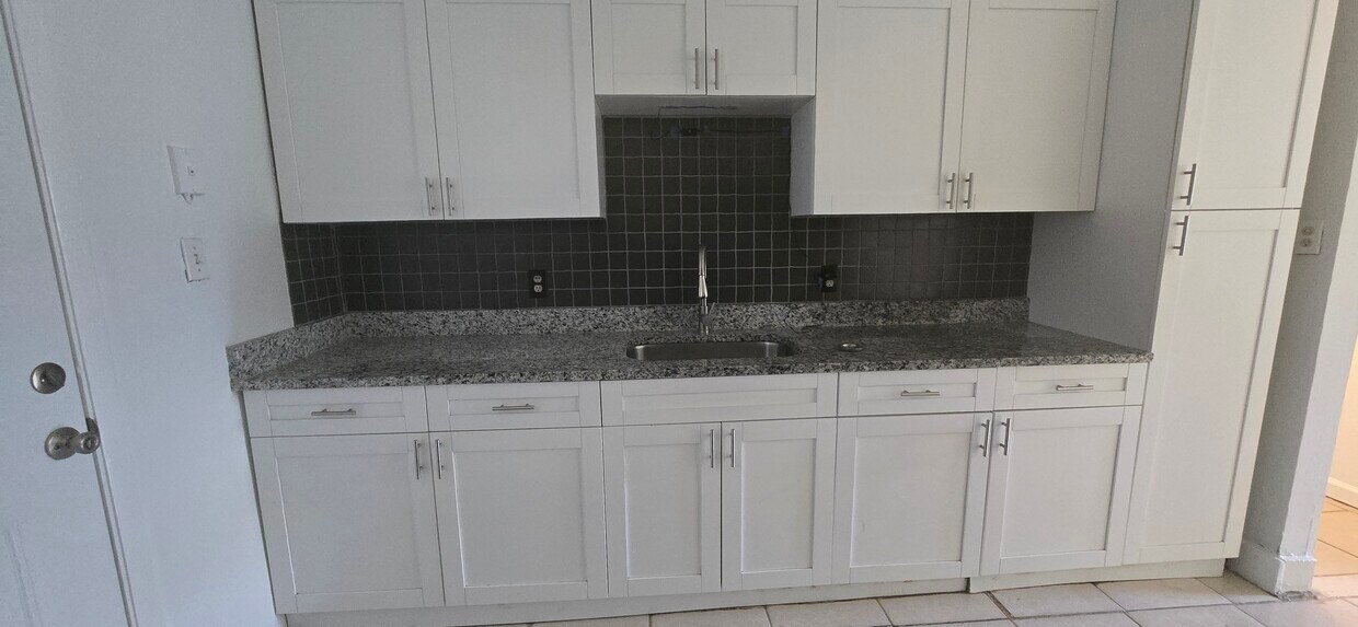 Primary Photo - 2919 Gillespie Ave