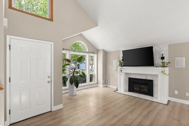 Foto del edificio - West Beaverton, 3 Bedroom, 2.5 Bath on Lar...