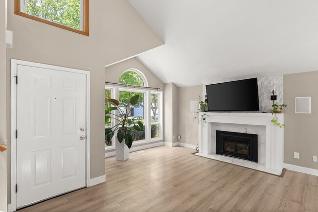 Foto del edificio - West Beaverton, 3 Bedroom, 2.5 Bath on Large Lot