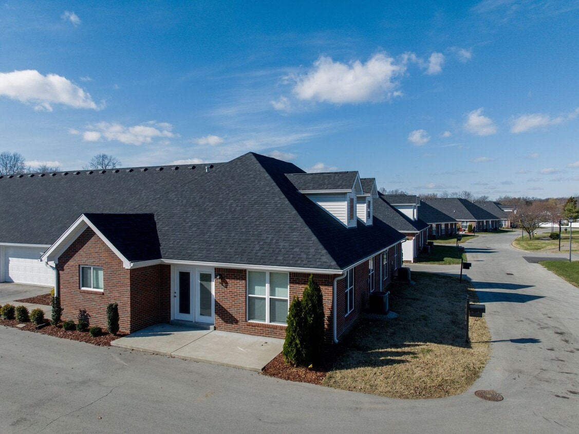 Primary Photo - FANTASTIC 3 BR/3 BA CONDO NEAR IROQUOIS PARK