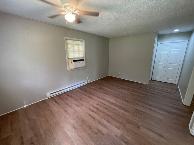 Foto del edificio - One bedroom house available now!