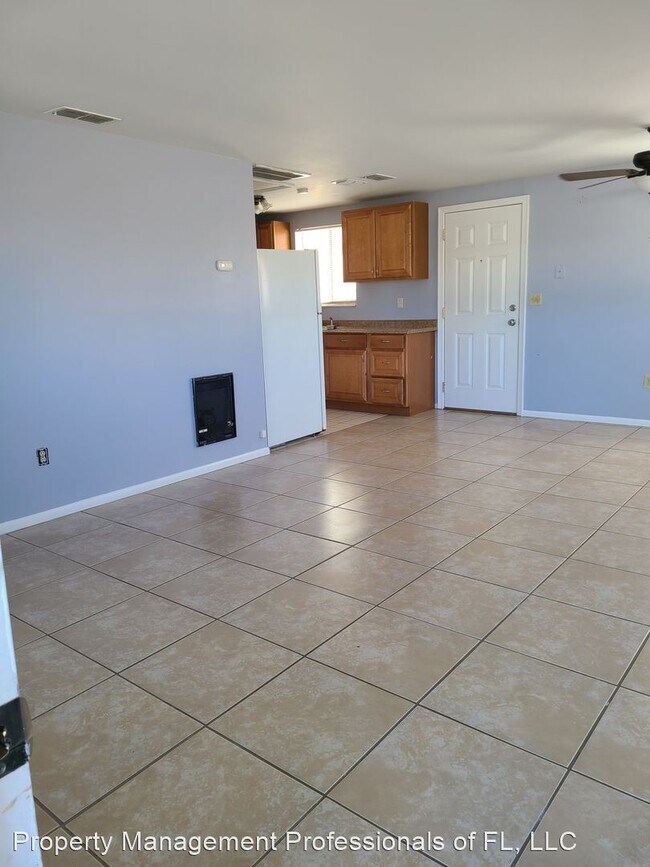 Building Photo - 1 br, 1 bath House - 3394 74th Ave N - Unit B