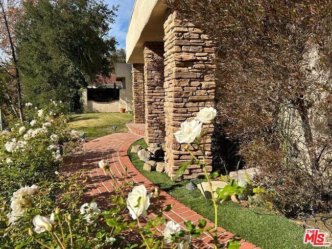 Building Photo - 24513 Palermo Dr