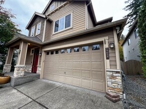 Building Photo - Bothell Cul-de-Sac Home (