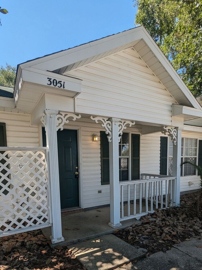 Building Photo - MOVE IN SPECIAL: Waived $350 Cleaning Fee!...
