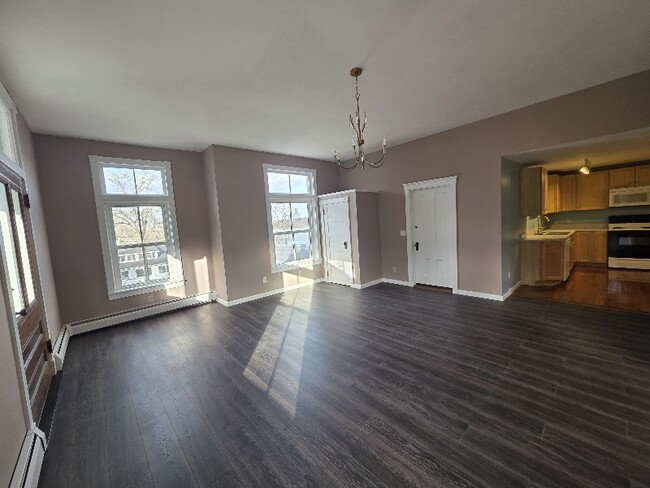 Foto del edificio - 296 Main St