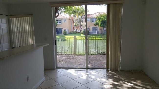 Foto del edificio - 4961 Windward Way