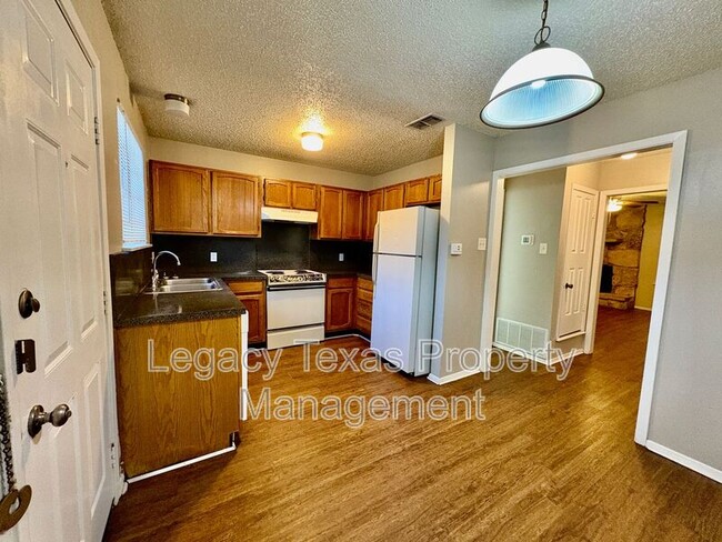 Foto del edificio - 1407 Courtney Pl