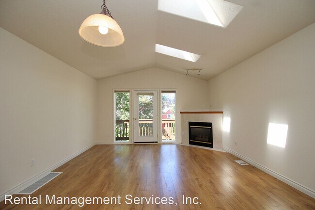 Building Photo - 2 br, 2 bath House - 510 NE Lawrence Ave