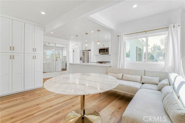 Building Photo - 1524 E Mariposa Ave