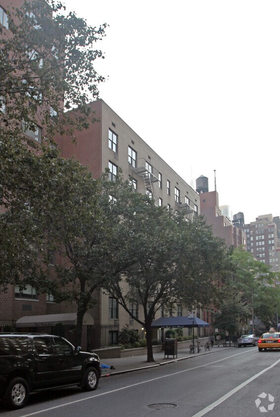 Building Photo - Chelsea Town