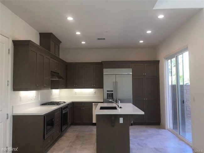 Building Photo - 4 br, 3 bath House - 20655 W Chestnut Cir