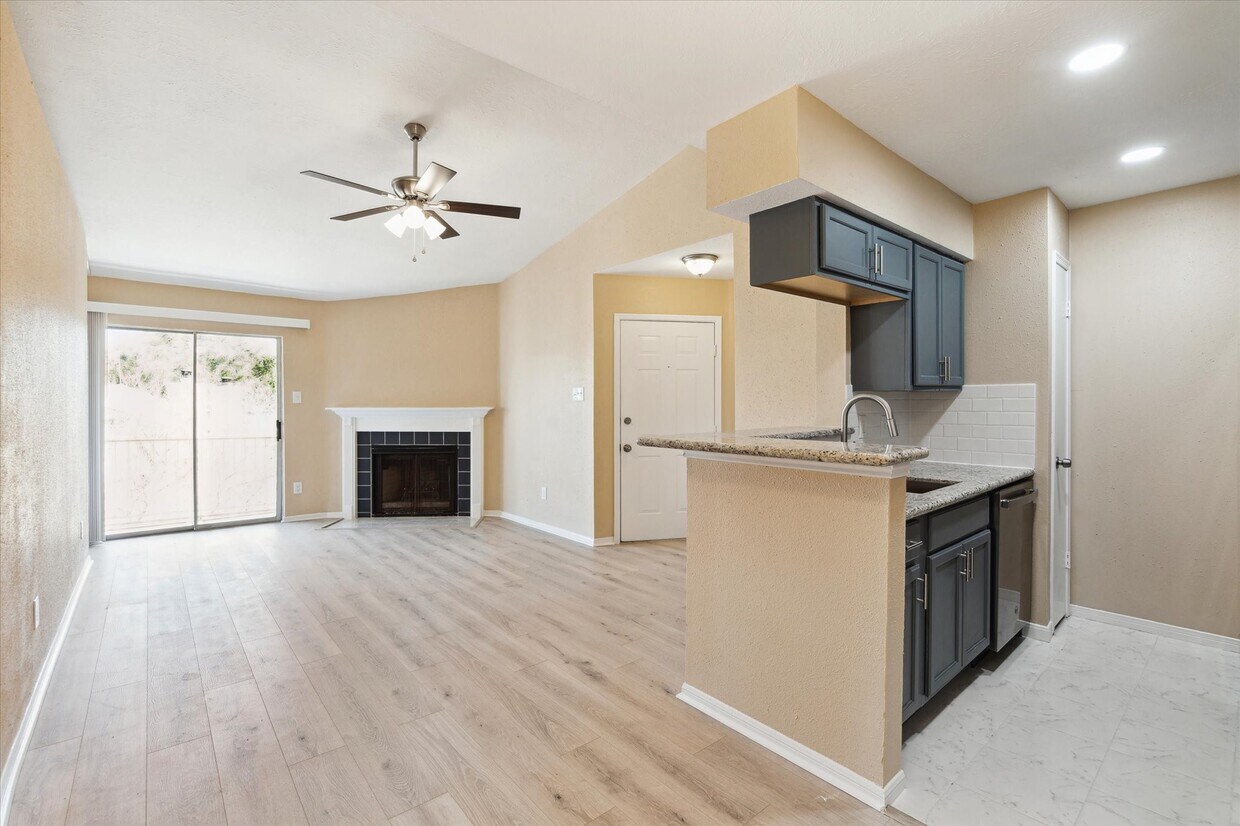 Foto principal - 11201 Lynbrook Dr
