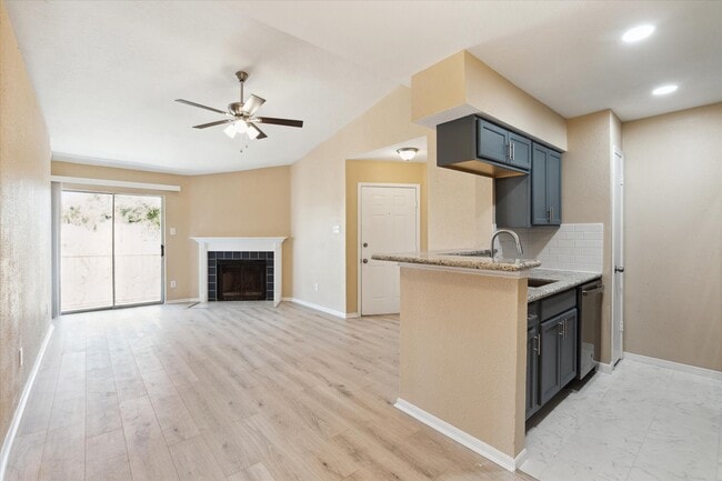 Foto del edificio - 11201 Lynbrook Dr