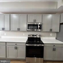 Building Photo - 2216 Whittier Ave