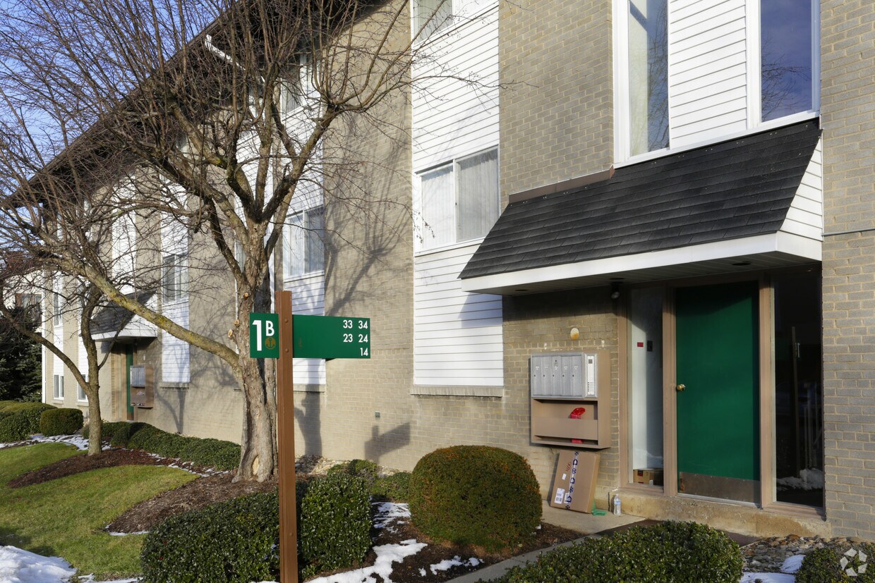 Building Photo - 100 Delaware Ave