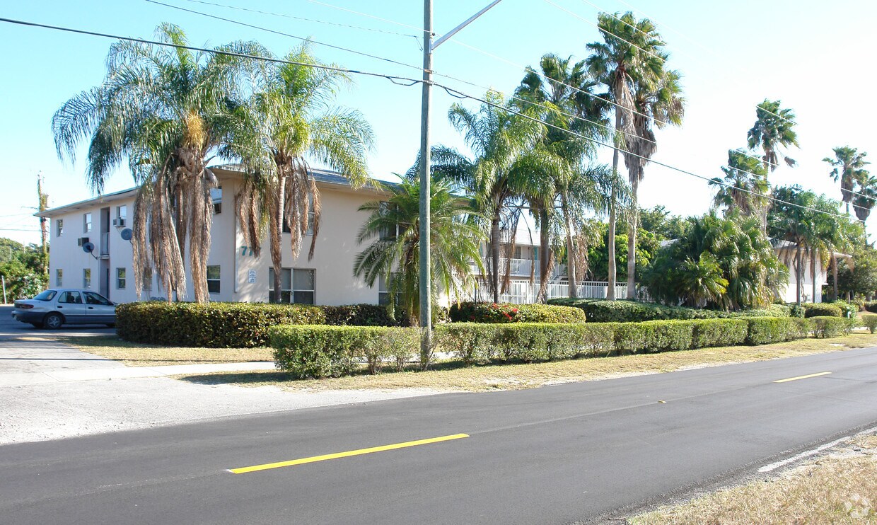 777 NE 11.º ¡St - 777 NE 11th St