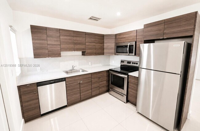 Foto del edificio - 542 NE 67th St