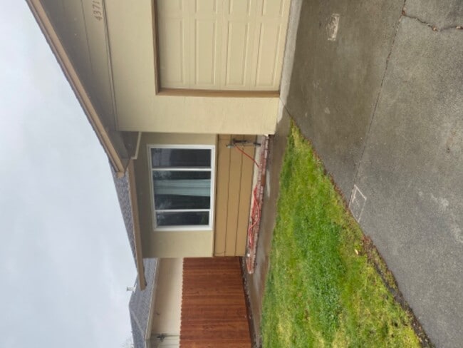 Building Photo - 4371 Hoen Ave