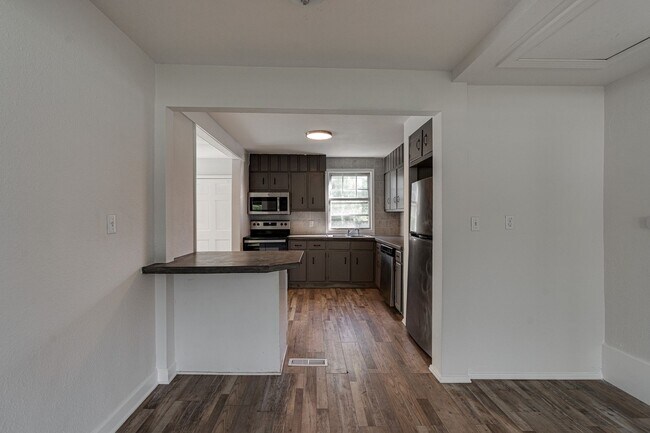 Building Photo - 3/2 House for Rent