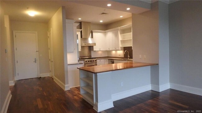Foto del edificio - 75 Stone Ridge Way