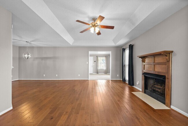 Foto del edificio - 4 Bedroom Home For Rent in St. B Area of Clarksville!