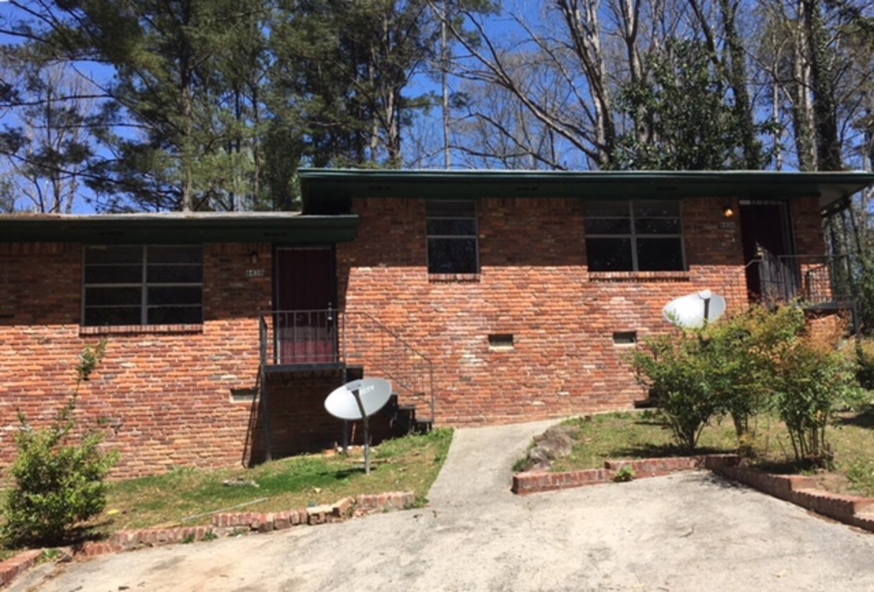 6438 Raymond Drive, Union City, GA. 30291 House Rental in Union City