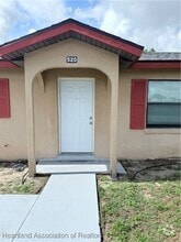 Building Photo - 520 Las Palmas Cir