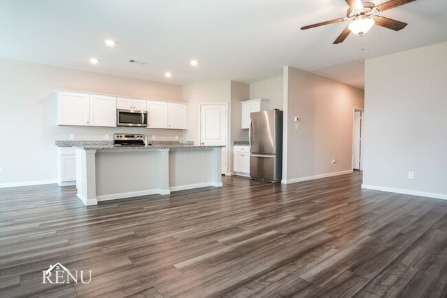 Building Photo - 1645 Braeburn Ln