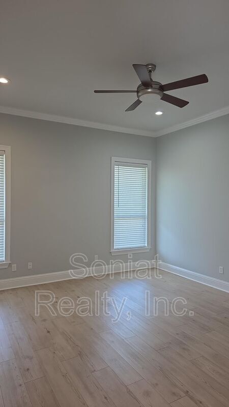 Foto del edificio - 5815 Catina St