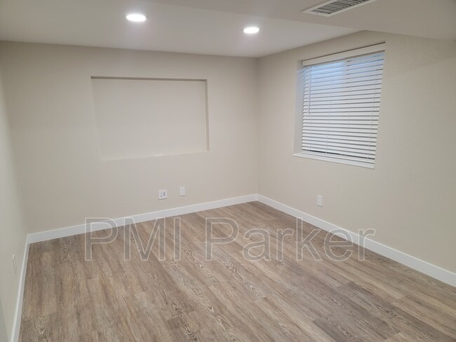 Building Photo - 8487 Wheatgrass Cir