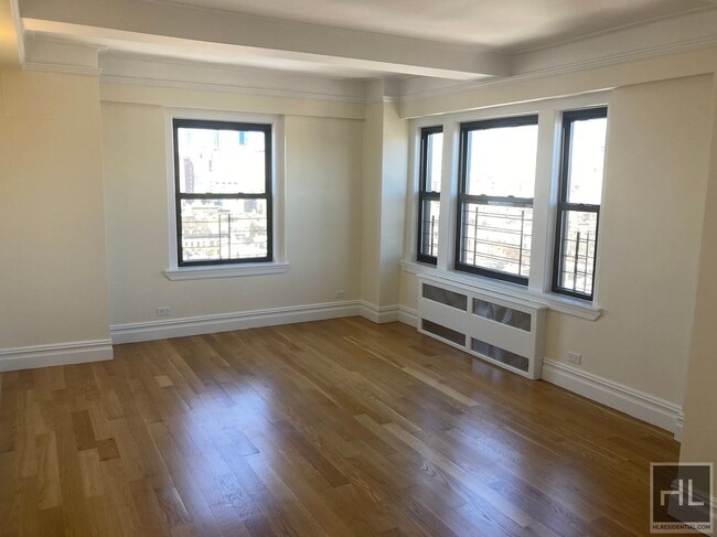 Building Photo - Christopher Street