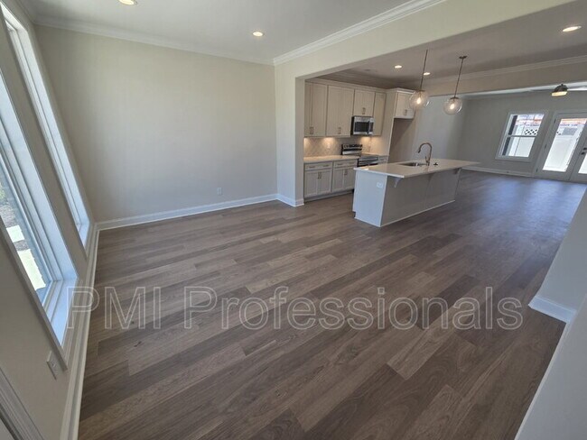 Foto del edificio - 1341 Rebecca Johns Dr