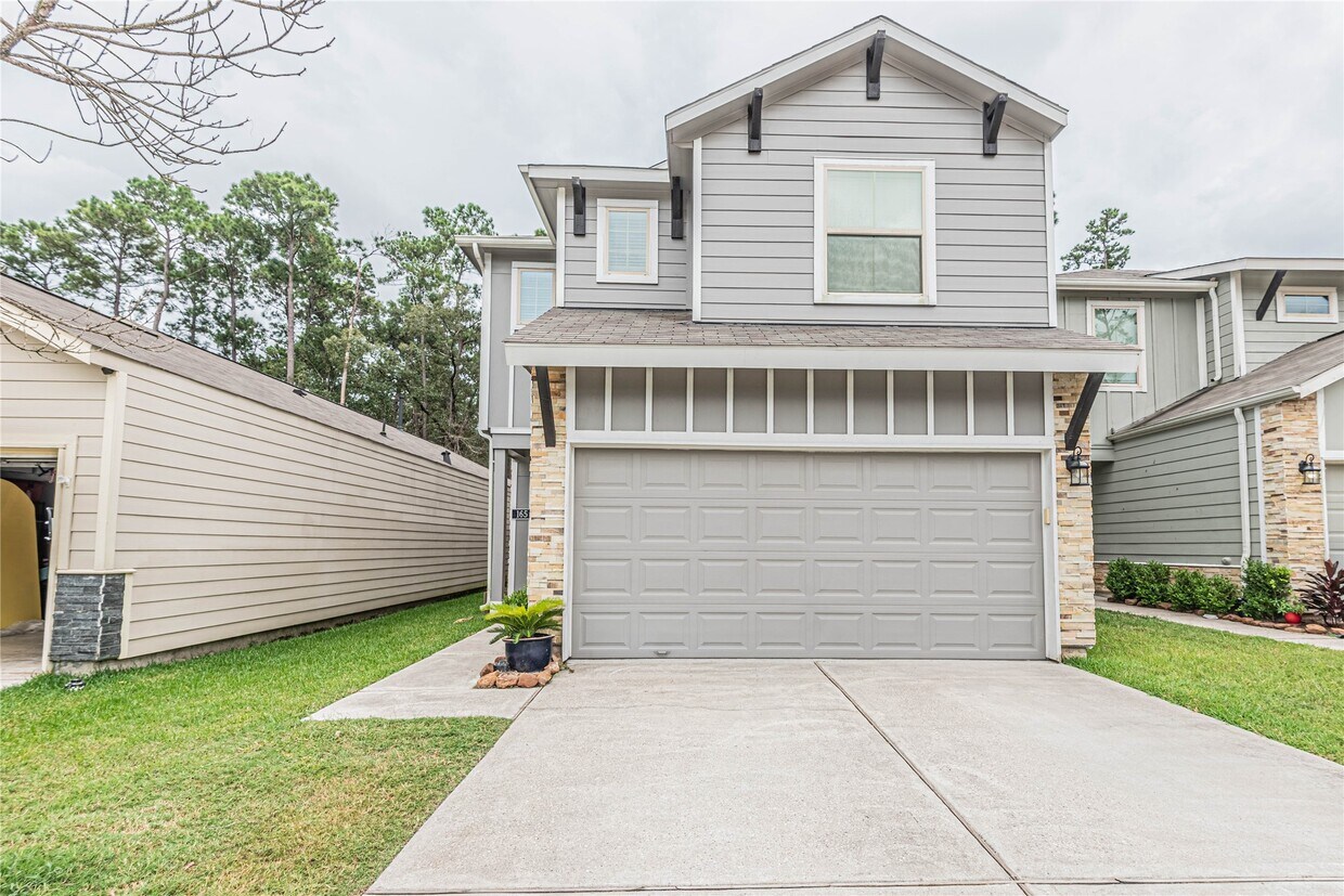 Primary Photo - 165 Camelot Pl Ct