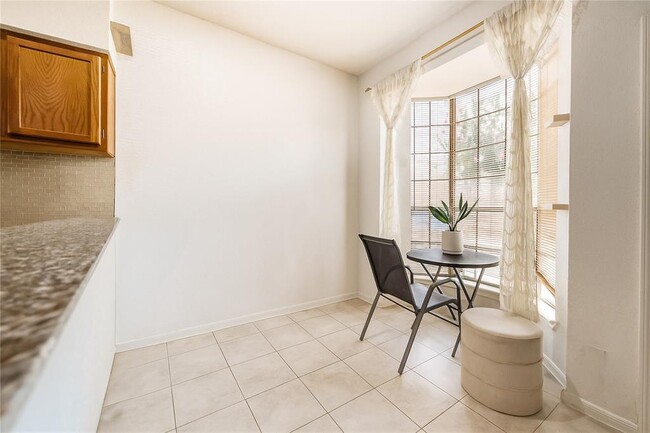 Building Photo - 2121 El Paseo St