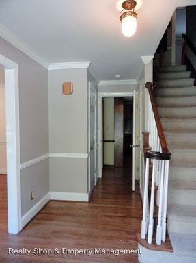 Building Photo - 621 Shadowood Dr
