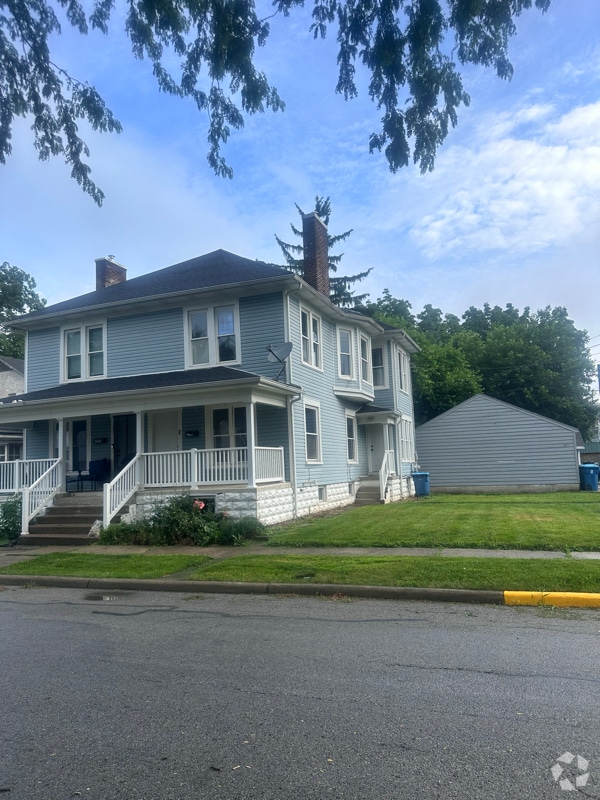Building Photo - 210 E Dallas St