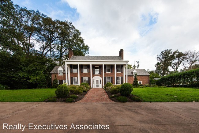 Foto del edificio - 1029 Scenic Dr