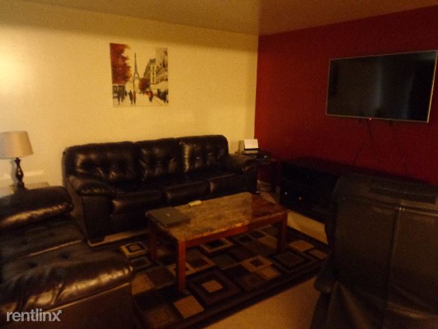 Foto del edificio - 30464 Utica Rd