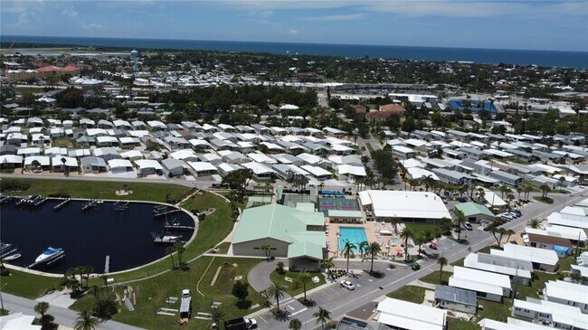 Building Photo - 602 Carefree St