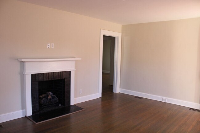 Foto del edificio - 1804 Anderson St NW